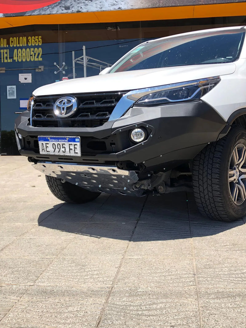Bumper Delantero Evo 3D Toyota Fortuner 2016+