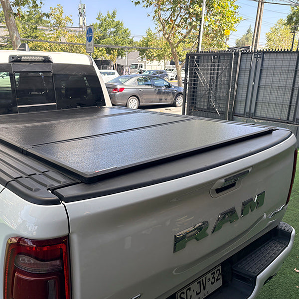 Tapa Plegable Dura BULX5 Ram 1500 New Body CD Con Rambox 19->