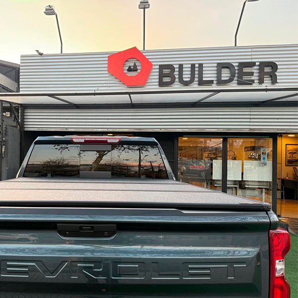 Tapa Plegable Dura BULX5 SLIM Chevrolet Silverado 1500 CD 19 ->