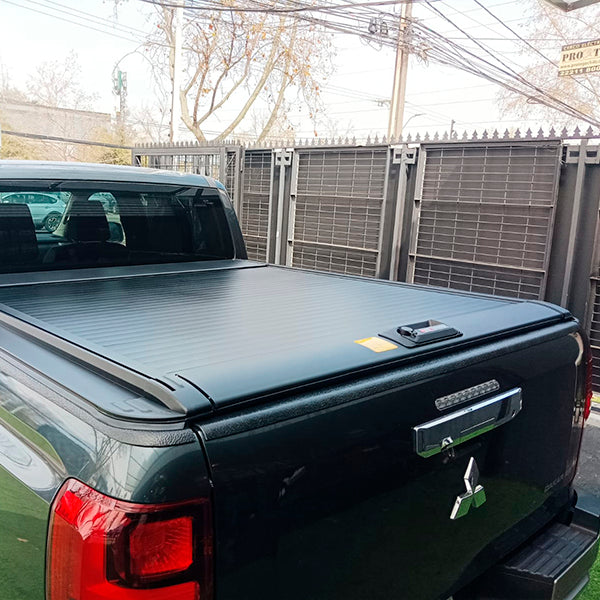 Tapa Retráctil Manual BULX15 2.0 Mitsubishi L-200 CD 24->